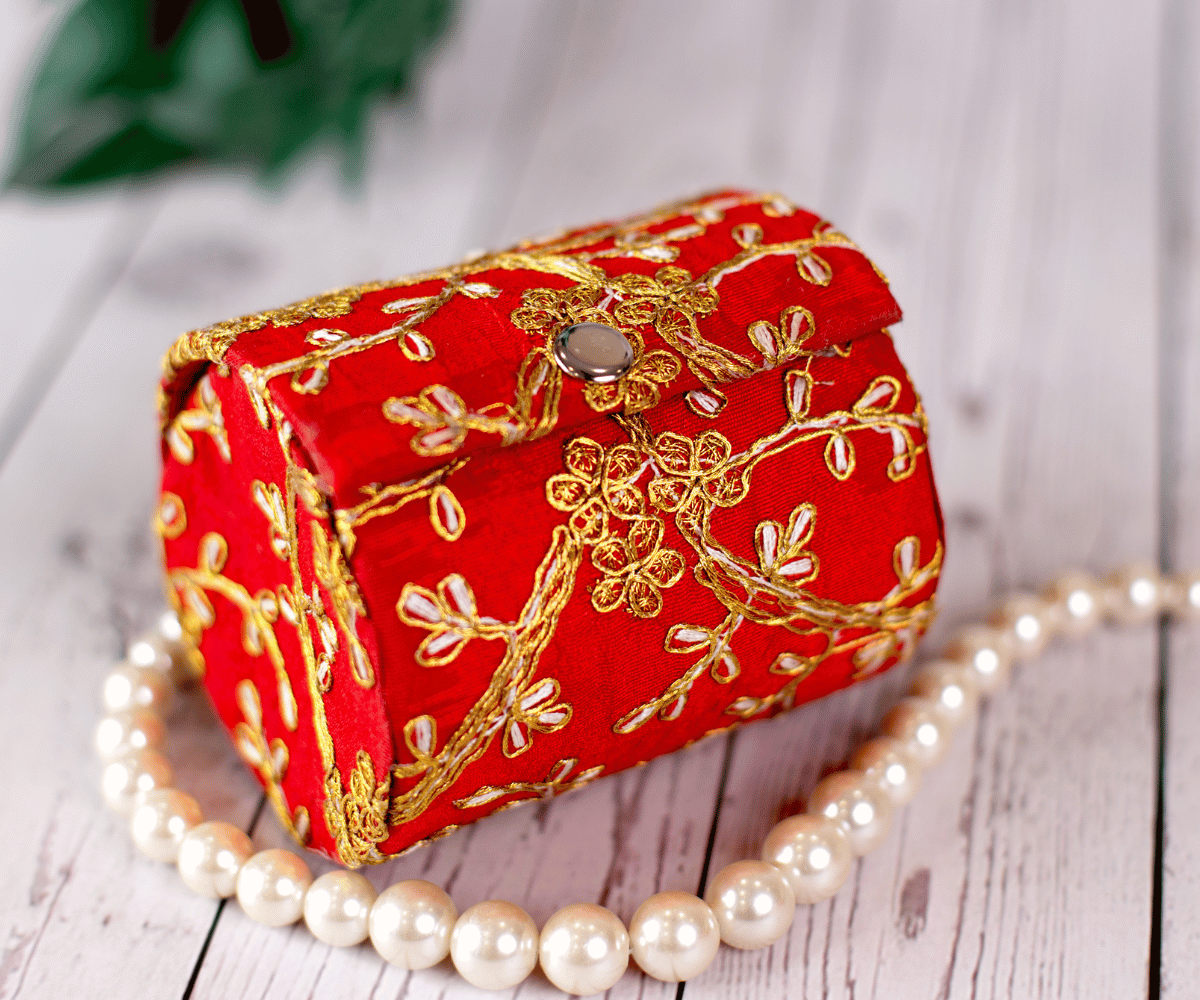 Embroidered Bangle Holder Box